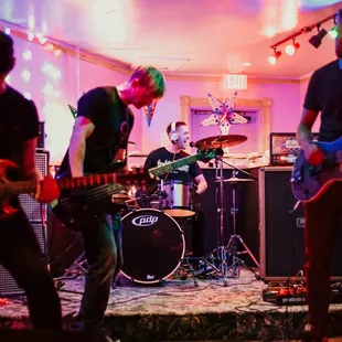 CRASHBOMB! https://www.youtube.com/channel/UC8OtPbzRRchehwN_pyMs3LQ/videos https://crashbomb.bandcamp.com/album/power-up