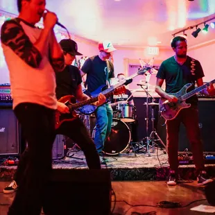 CRASHBOMB! https://www.youtube.com/channel/UC8OtPbzRRchehwN_pyMs3LQ/videos https://crashbomb.bandcamp.com/album/power-up