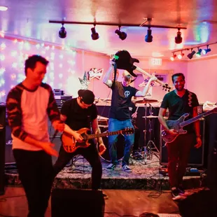 CRASHBOMB! https://www.youtube.com/channel/UC8OtPbzRRchehwN_pyMs3LQ/videos https://crashbomb.bandcamp.com/album/power-up