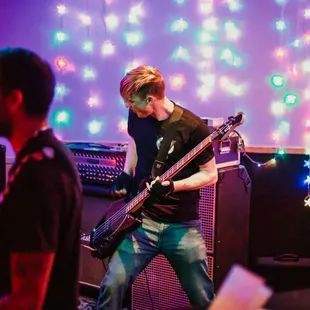 CRASHBOMB! https://www.youtube.com/channel/UC8OtPbzRRchehwN_pyMs3LQ/videos https://crashbomb.bandcamp.com/album/power-up