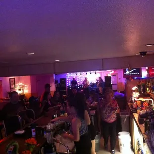 There is a live band here.... And no cover ?!?!