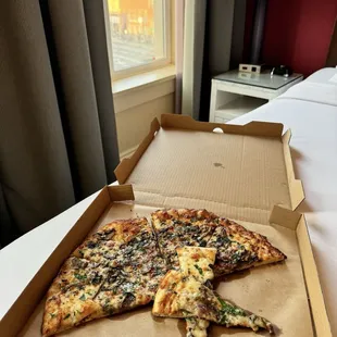 food, pizza