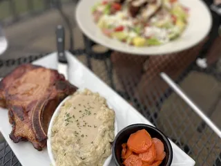 JB’s Cafe and Cocktails