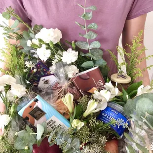 Gift Box with Fine Chocolate, Fresh Fruits, Dried Fruits, Caramelized Nuts, Honey, Chocolate Covered Berries, Fruits &amp; Nuts and Flowers