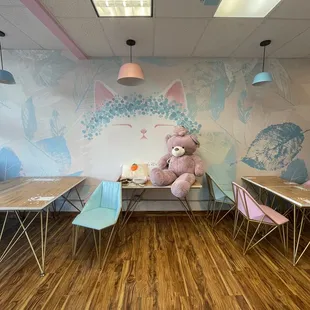 Wall, table, overall decor