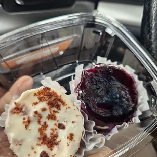 Red Velvet &amp; Blueberry Cheese cakes