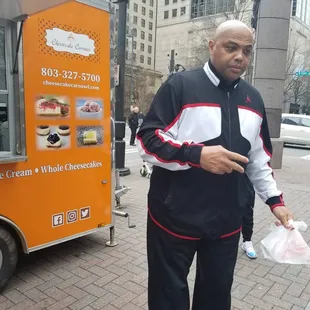 Guess where Charles Barkley like to get his Cheesecake?