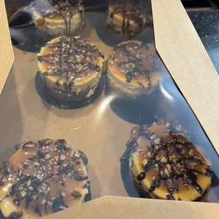 The cheesecakes in the photo got moved around in the car ride, but it was excellent packaging and loved them.