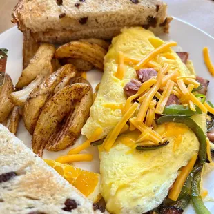 an omelet and french fries