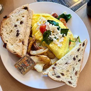 an omelet and french fries