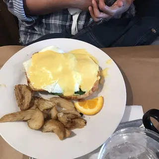 Benedict Spinach & Tomato