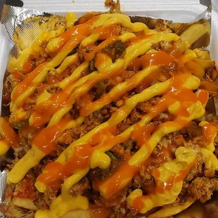 Buffalo chicken cheesesteak fries