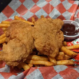 Kid&apos;s Chicken Tender Meal