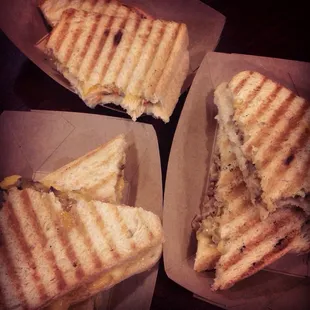 Amazingness (Mac &amp; cheese, buffalo chicken, tri tip)