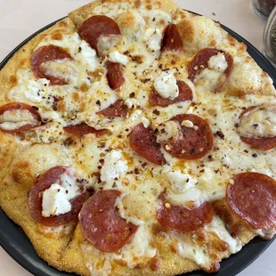 White pizza with pepperoni, 7 inches (lunch special).