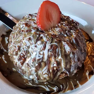 Roasted pecan ice cream ball