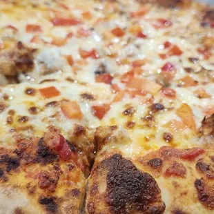 When they say the pizza comes with red pepper, they don't mean red pepper flakes. My mistake lol