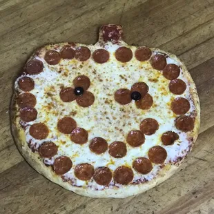 Jack-O-Lantern Pizza!!