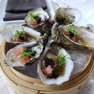 1/2 Dozen Fresh Kuoloa Oysters on Ice