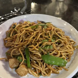 Chicken lo mein