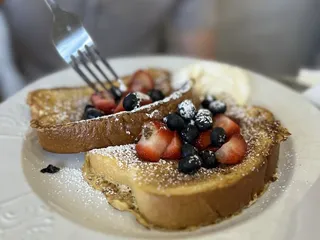 Le Paris Brest Cafe
