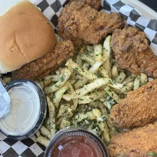 Chicken and Garlic Fries (15/5)