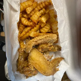 Chicken wing lunch special