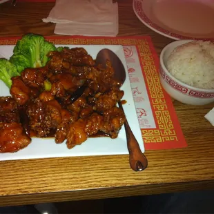 Crispy general tso&apos;s chicken (Dine in)
