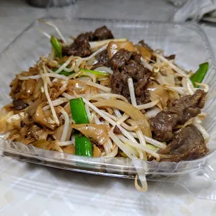 Beef chow fun $8.30