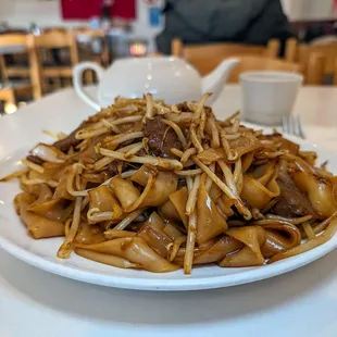 beef chow fun $11