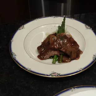 Roast beef, Asparagus and mashed potatoes