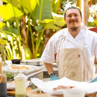 Own a pizza oven? I specialize is pizza Napolitano