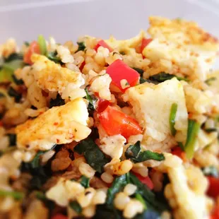 Rustic Breakfast with Spinach, Eggs, Tomatoes, and Brown Rice