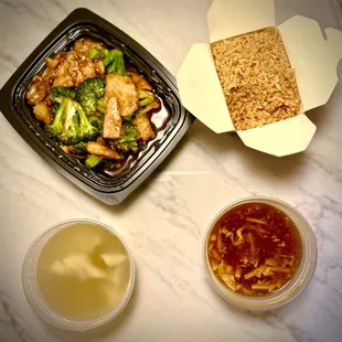 Mmmmm, get that chicken and broccoli now! Won't ya!