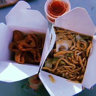 Vegetable chow mein &amp; (crab) cheese wontons