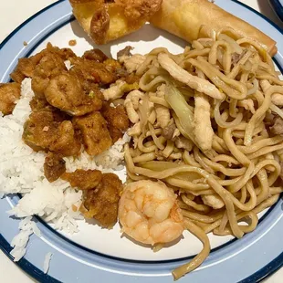 Cheese Won Ton, Spring Roll, General's Chicken, Combination Chow Mein