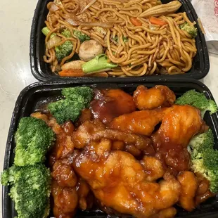 Vegetable Lo Mein and General Tso Chicken
