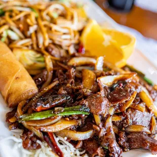 Mongolian Beef Lunch Special w/ Veggie Chow Mein, Egg Roll, &amp; Soup ($17/weekend price + $1.75/noods