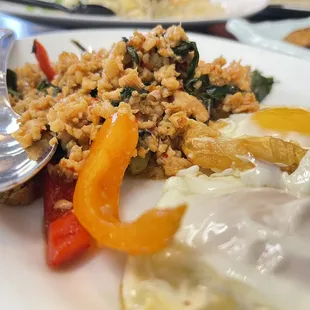Grapao Gai Kai Down : It&apos;s great taste like you eat in Thailand.