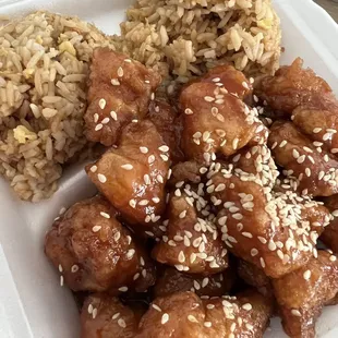 L30. Sesame Chicken Lunch