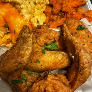 Yo Mama's Fried Chicken &amp; Baked Mac, Yams
