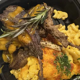 Lamb chops with mac and cheese