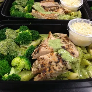 Grilled Chicken w/ Pesto Pasta &amp; Steamed Broccoli
