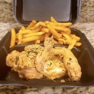 Chicken wing combo meal