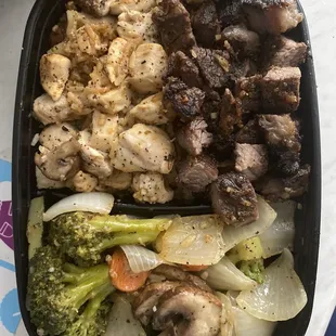 Rocky's Hibachi Meal w/t Chicken &amp; steak served with broccoli,carrots, zucchini,onions and mushrooms.