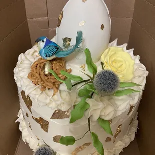 Nesting custom cake