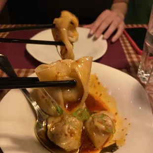 Spicy wontons