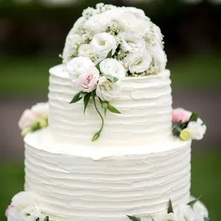 From cupcakes,cakes,corporate catering ,weddings and more we serve the best desserts to our Baton Rouge customers daily! Vegan/Delivery too!