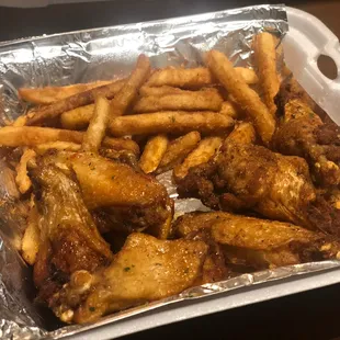 food, fried chicken, fried chicken wings, chicken wings and fried chicken, chicken wings, bbq wings, chicken, poultry, bbq chicken