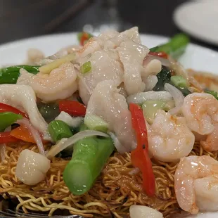 Fried noodles with seafood